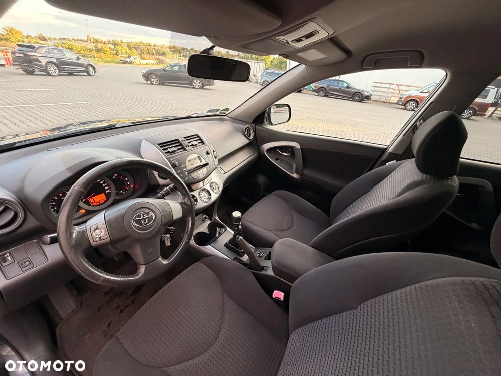 Toyota RAV4 2.2 D-4D X - 15