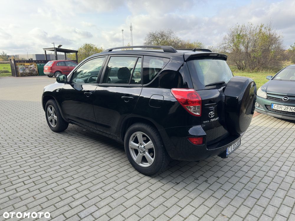 Toyota RAV4 - 6