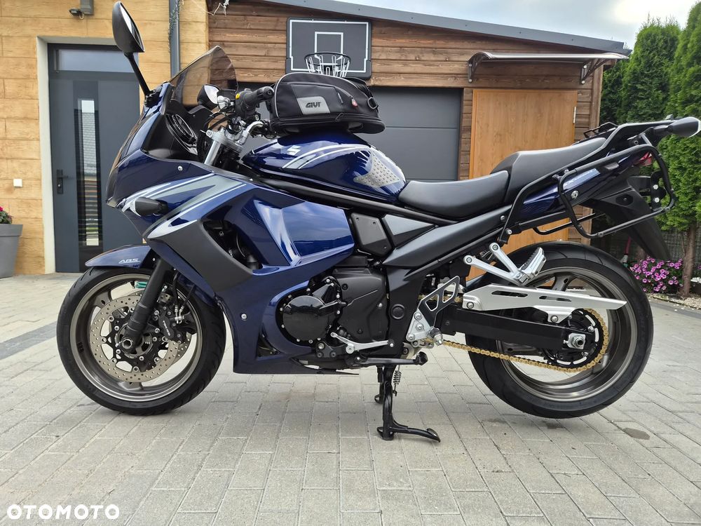 Suzuki GSX - 4