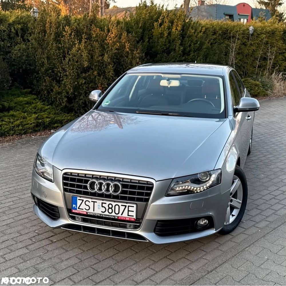 Audi A4 Limousine - 1