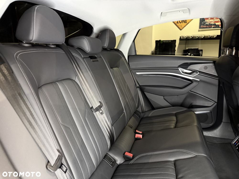 Audi e-tron 55 Quattro S Line - 27