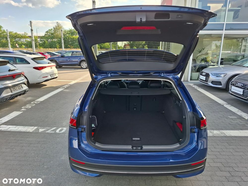 Volkswagen Passat Variant 1.5 TSI ACT mHEV Business Plus DSG - 9