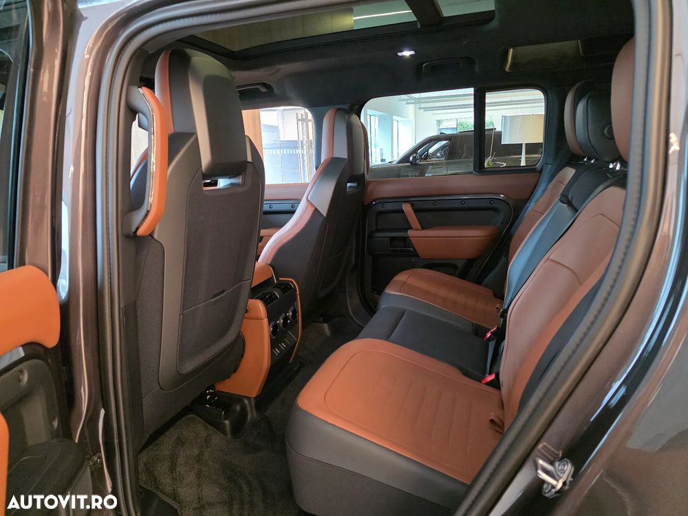 Land Rover Defender - 16