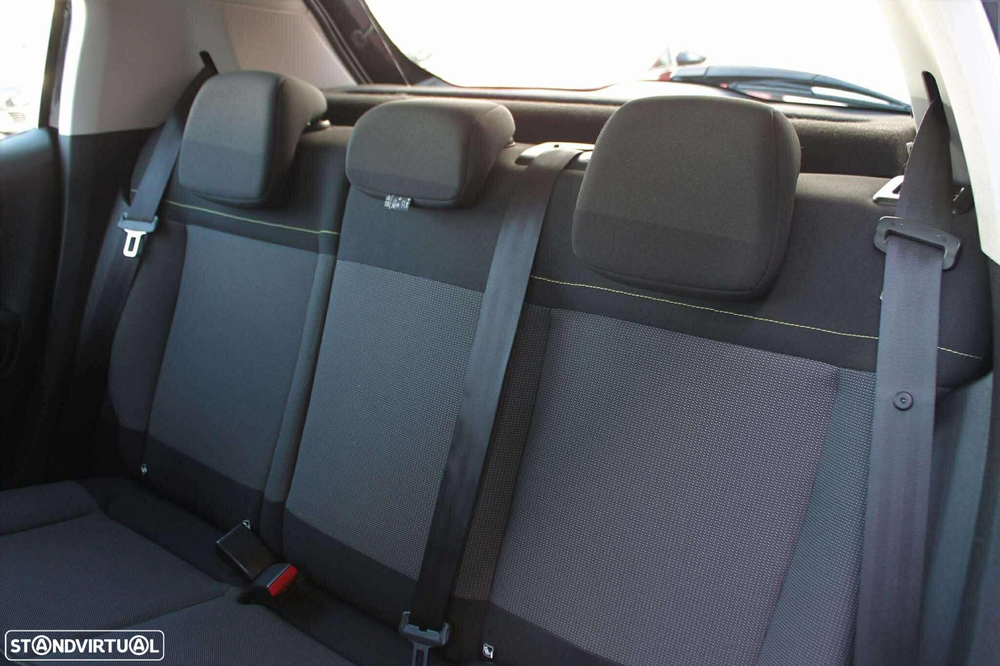Citroën C3 1.2 PureTech Shine - 12