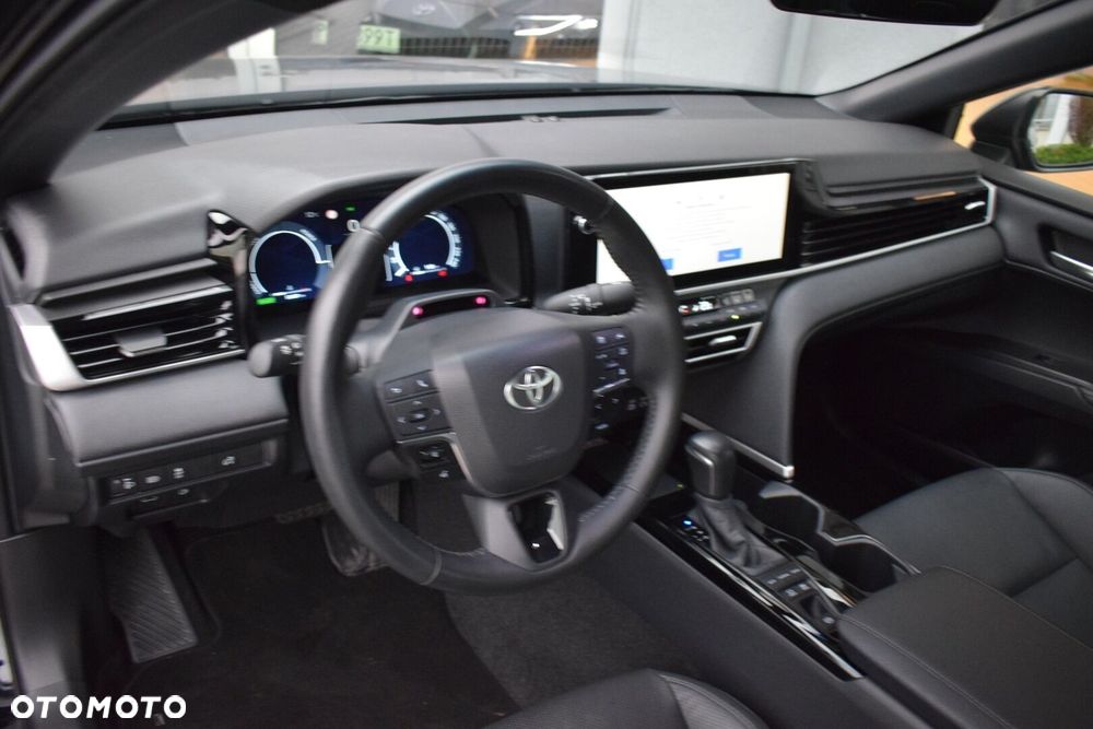 Toyota Camry - 11