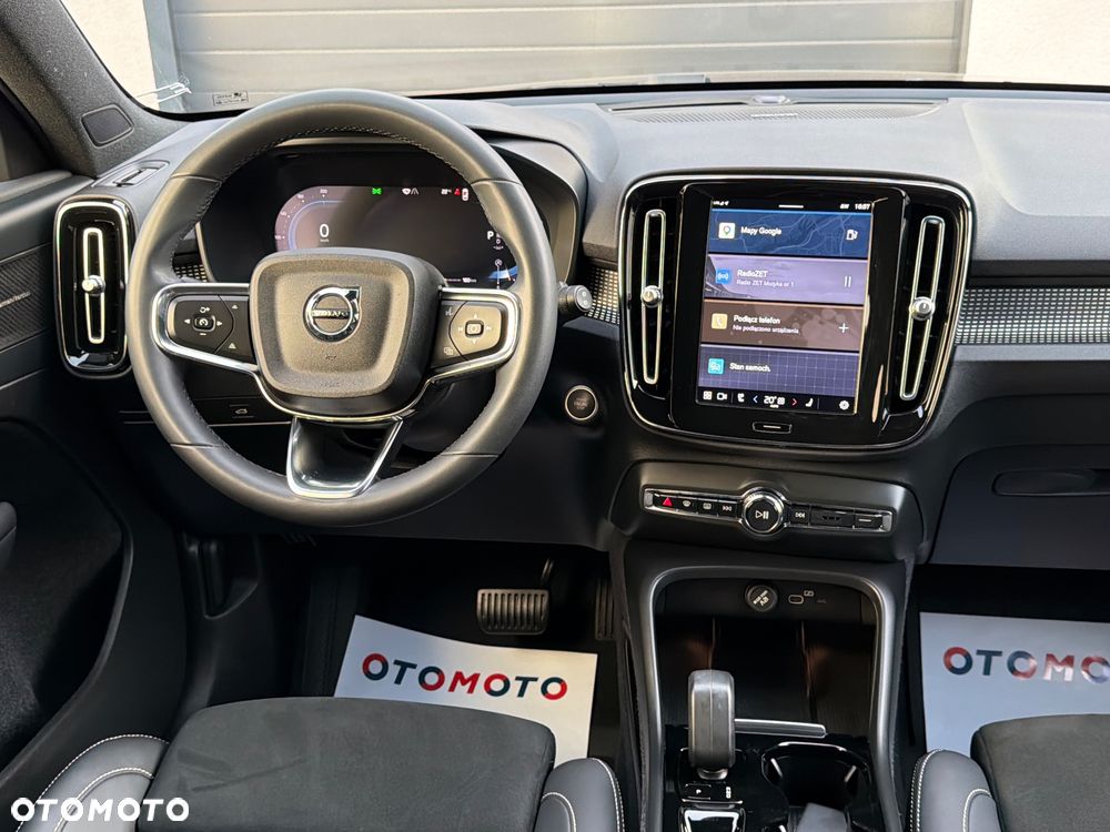 Volvo XC 40 B3 B DKG Ultra Black Edition - 39