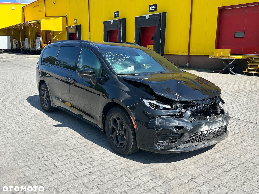 Chrysler Pacifica - 7