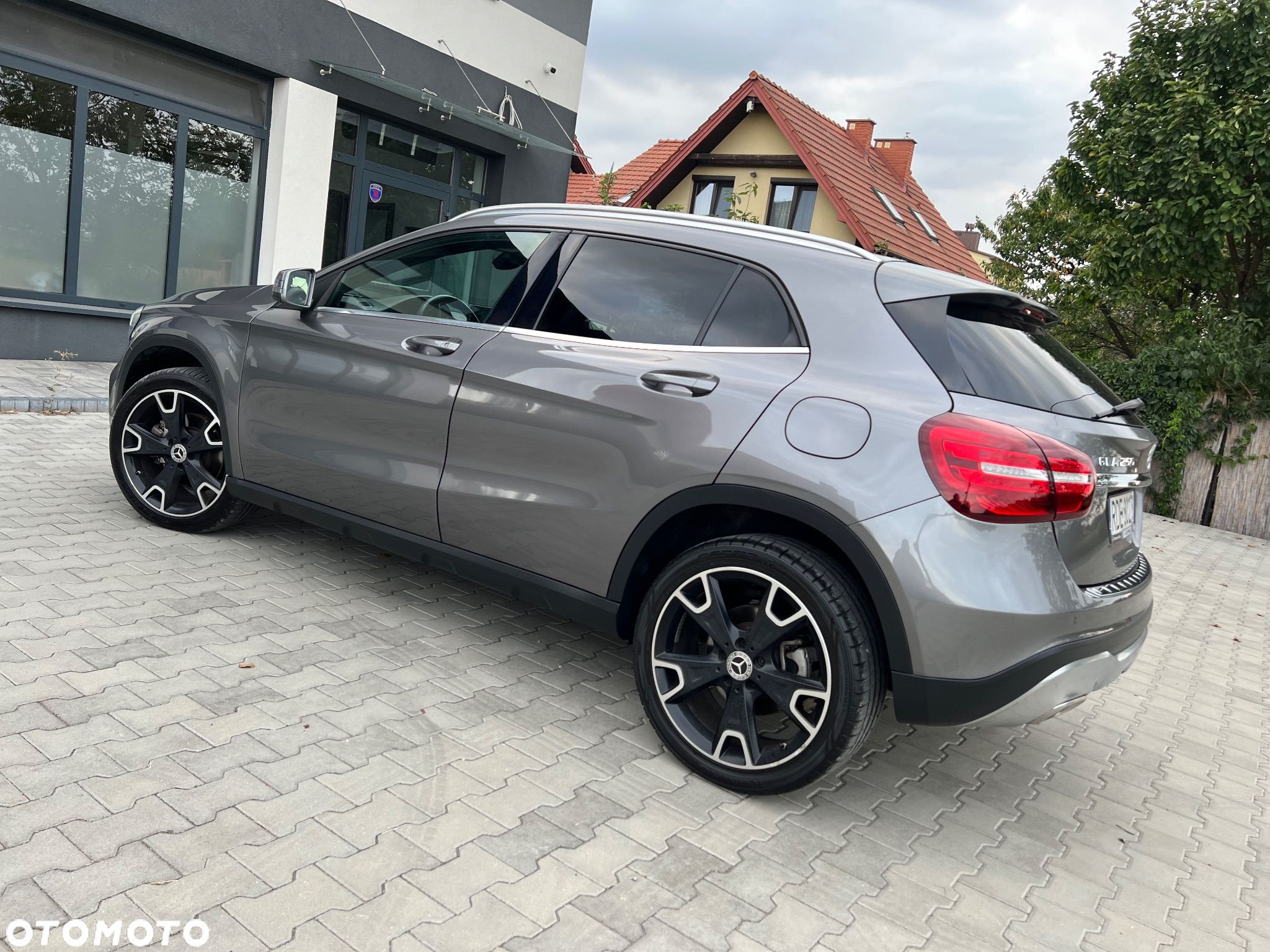 Mercedes-Benz GLA 250 7G-DCT AMG Line - 23