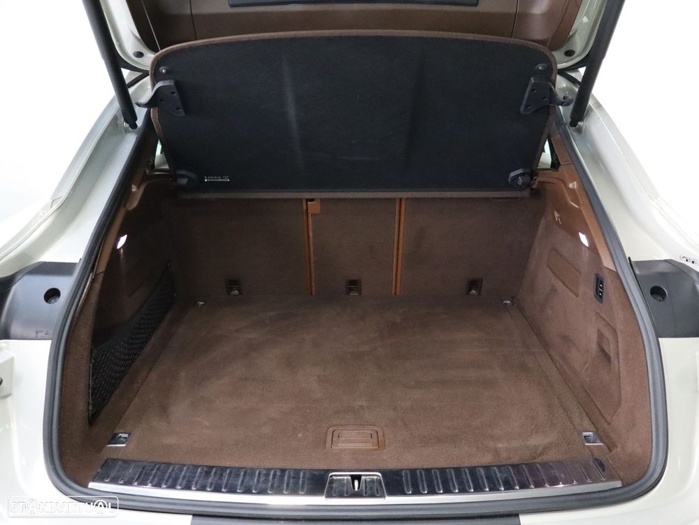 Porsche Cayenne Coupé E-Hybrid - 26