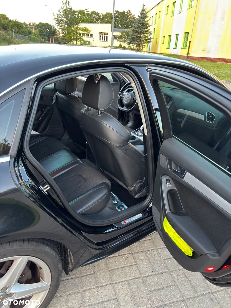 Audi A4 Limousine - 9