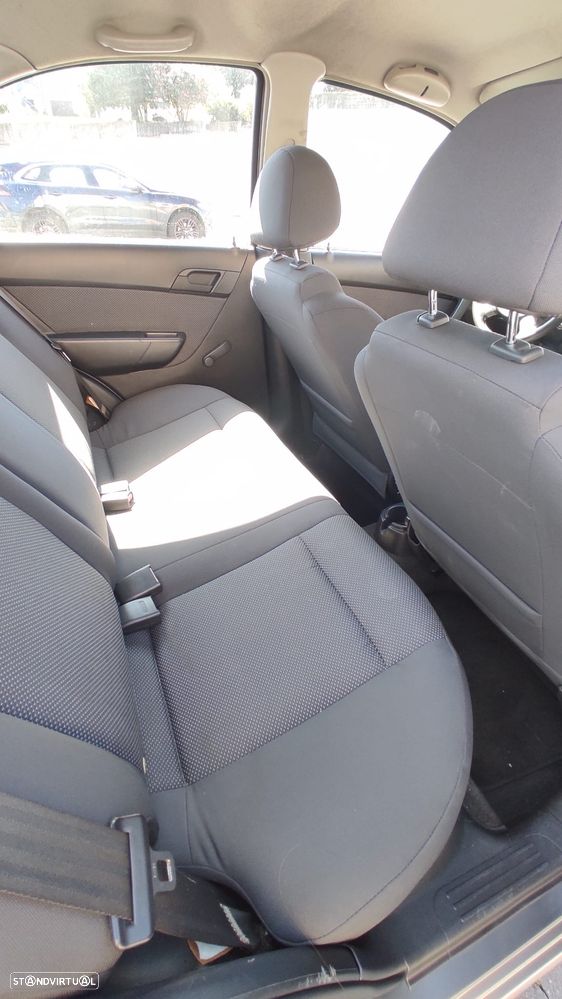 Chevrolet Aveo 1.2 LS - 6