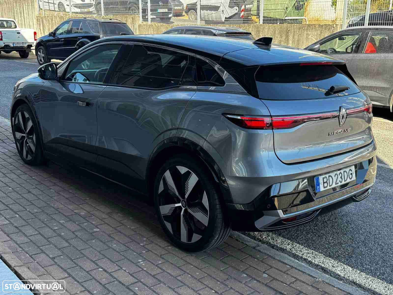 Renault Mégane E-Tech - 3