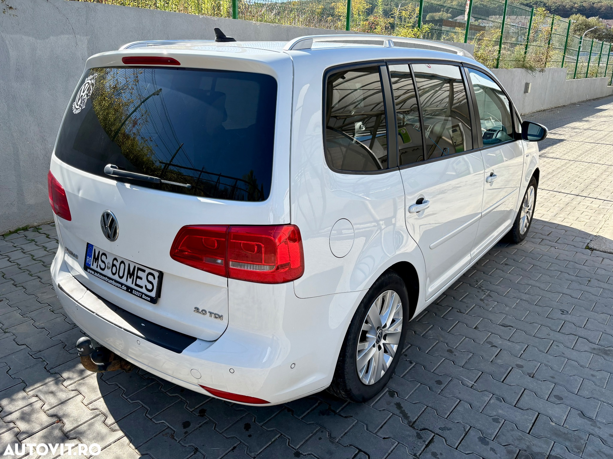 Volkswagen Touran 2.0 TDI Comfortline - 4