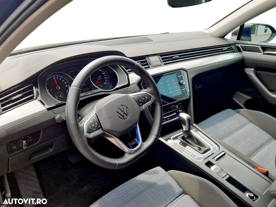 Volkswagen Passat - 17