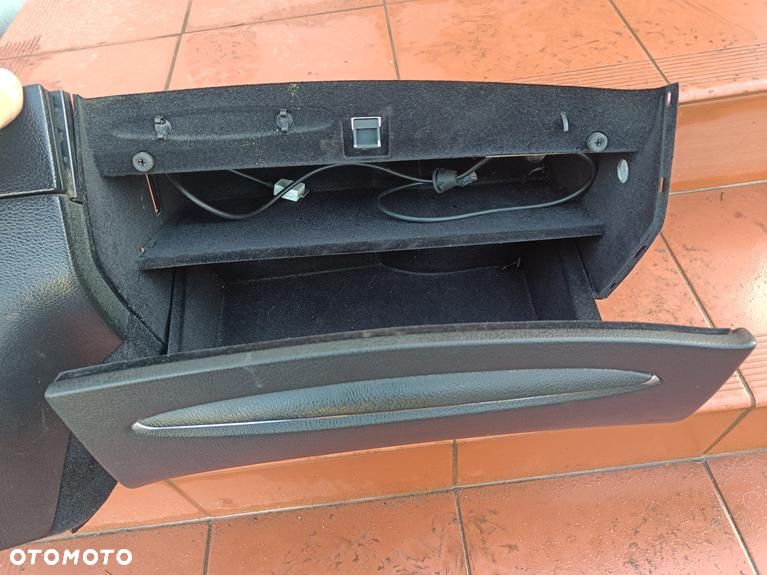 MERCEDES W209 CLK SCHOWEK KONSOLI PASAŻERA EUROPA - 12