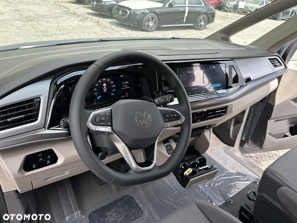 Volkswagen Multivan - 10