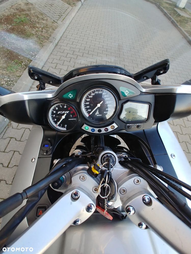 Yamaha FJR - 16