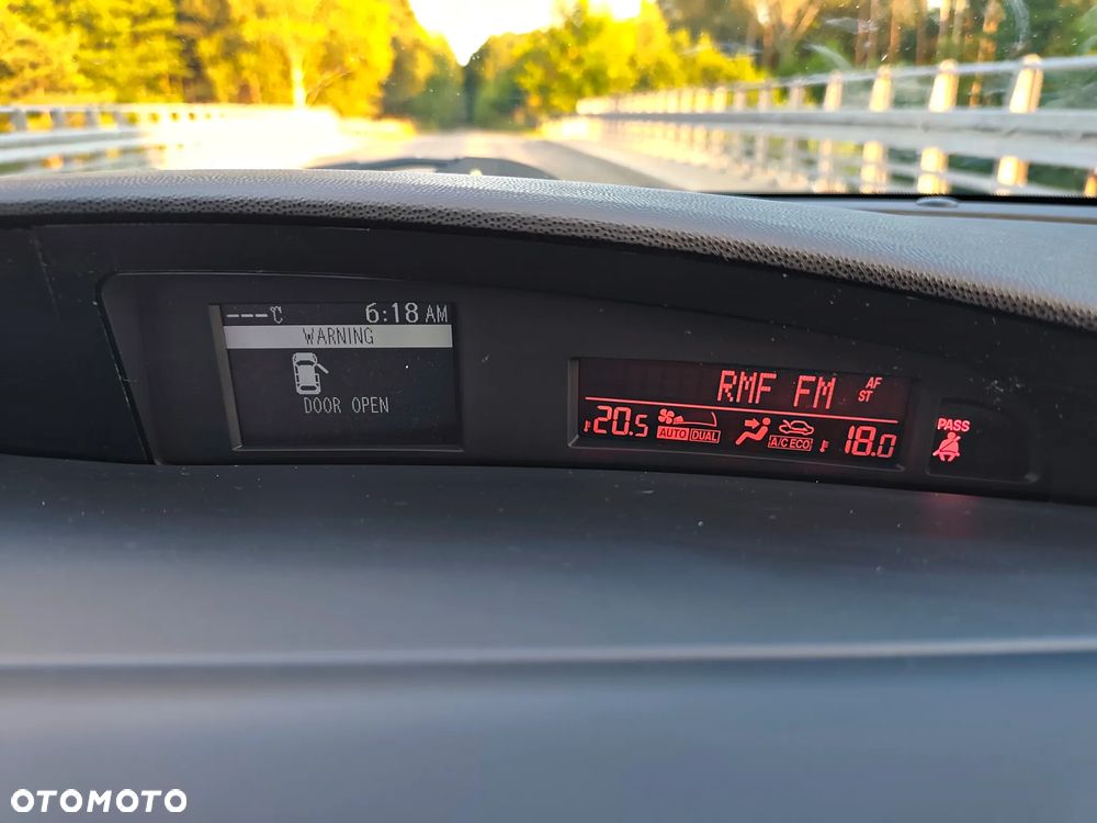 Mazda 3 1.6 Exclusive + - 21