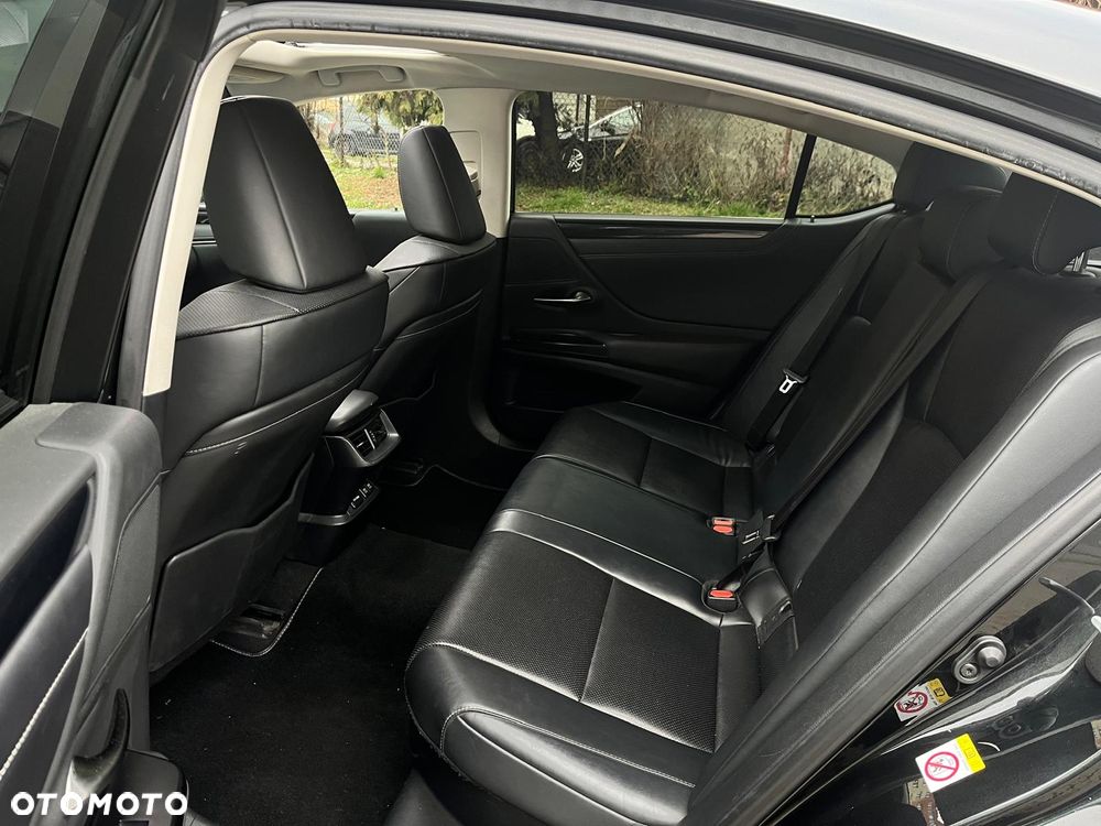 Lexus ES 300h Elegance - 17