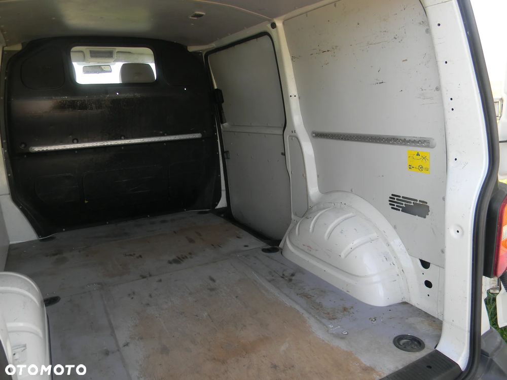 Volkswagen Transporter - 8