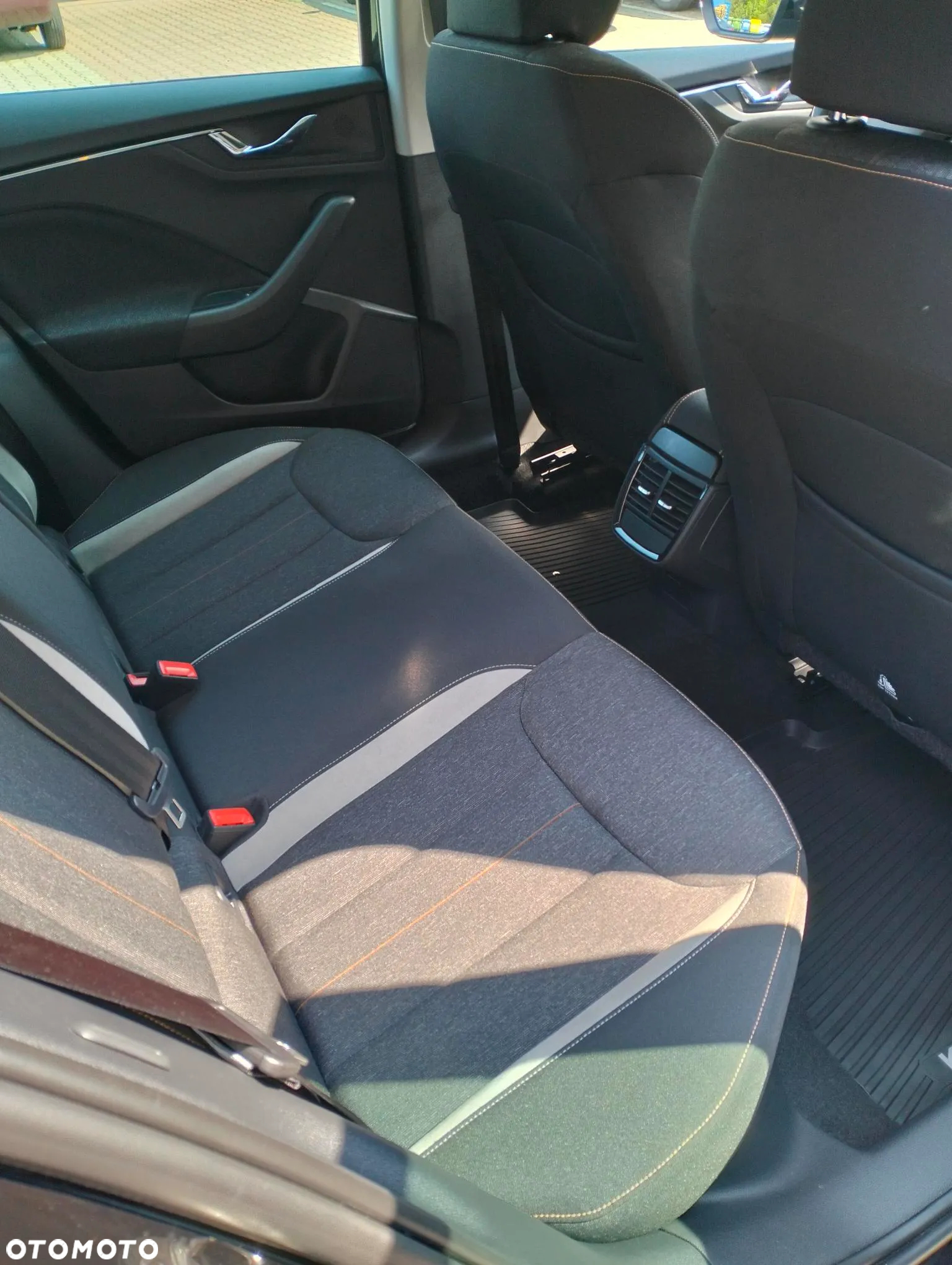 Skoda Kamiq 1.0 TSI Style DSG - 17