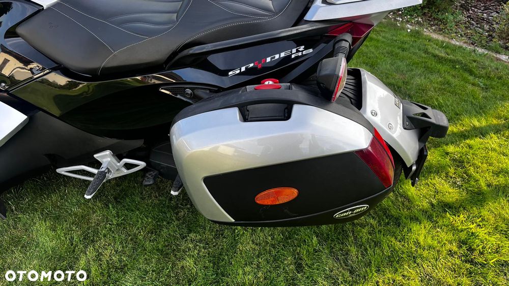 Can-Am Spyder - 11