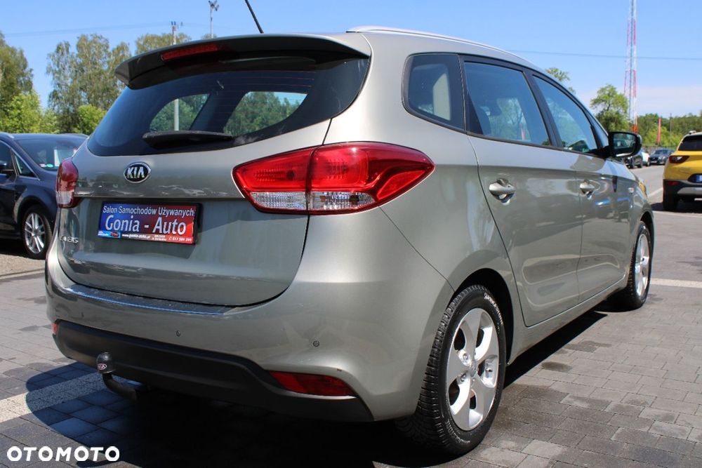 Kia Carens - 13