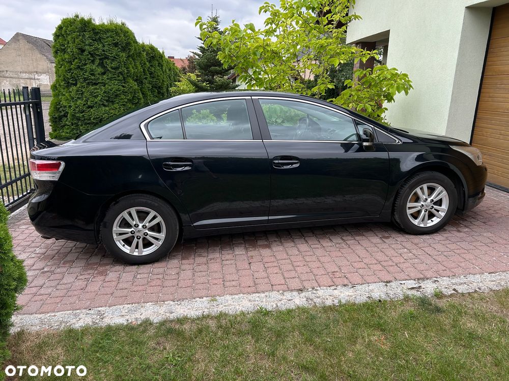Toyota Avensis 1.8 Luna MS - 1