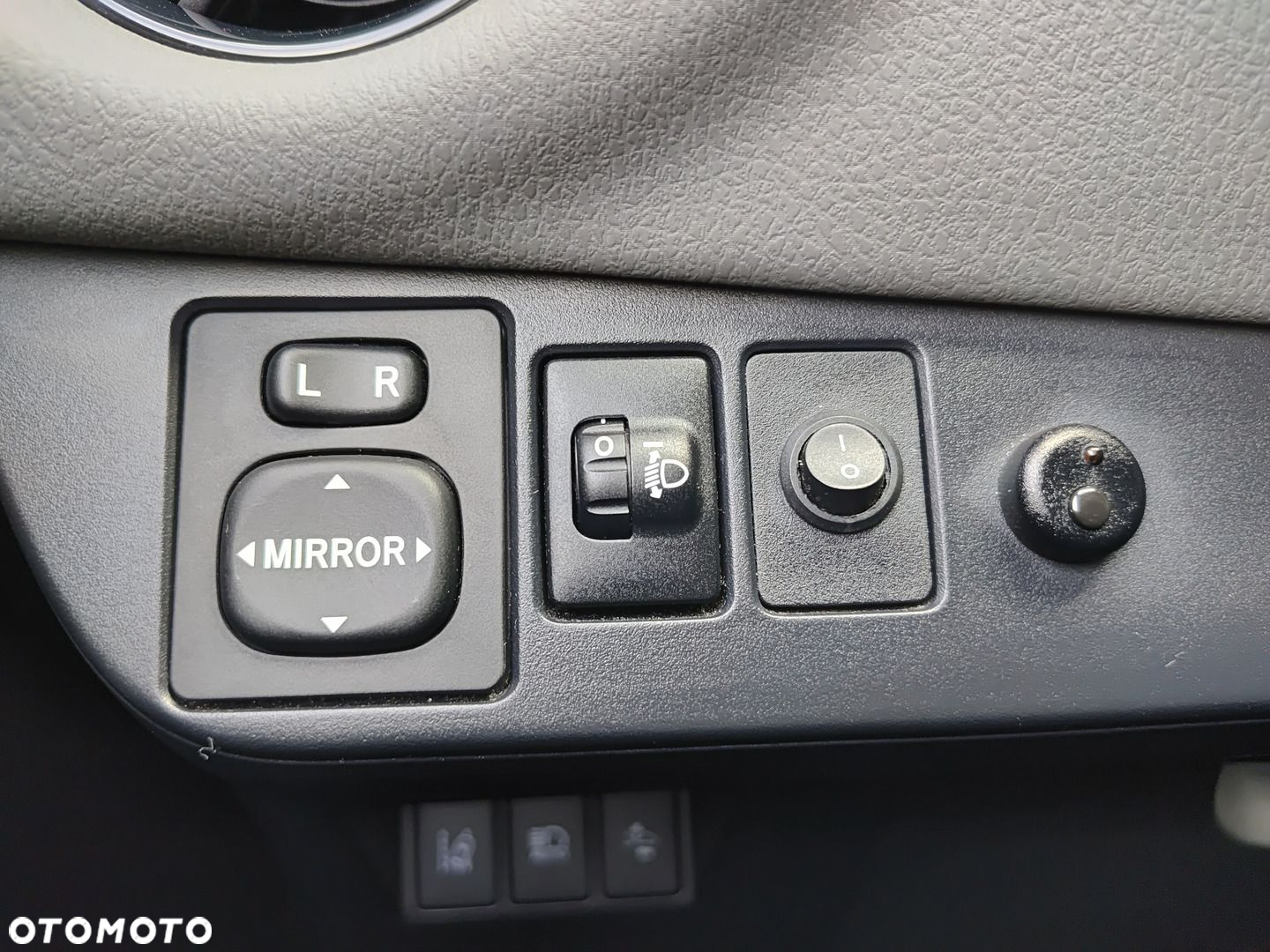 Toyota Yaris - 20