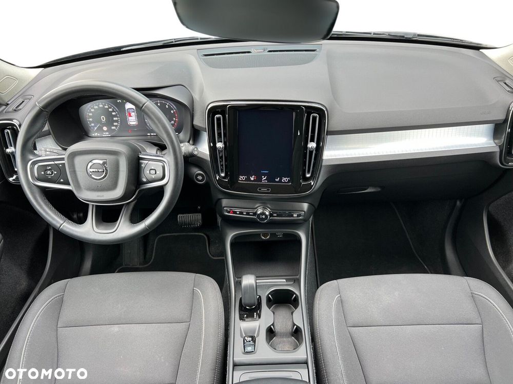 Volvo XC 40 T3 Momentum Pro - 23