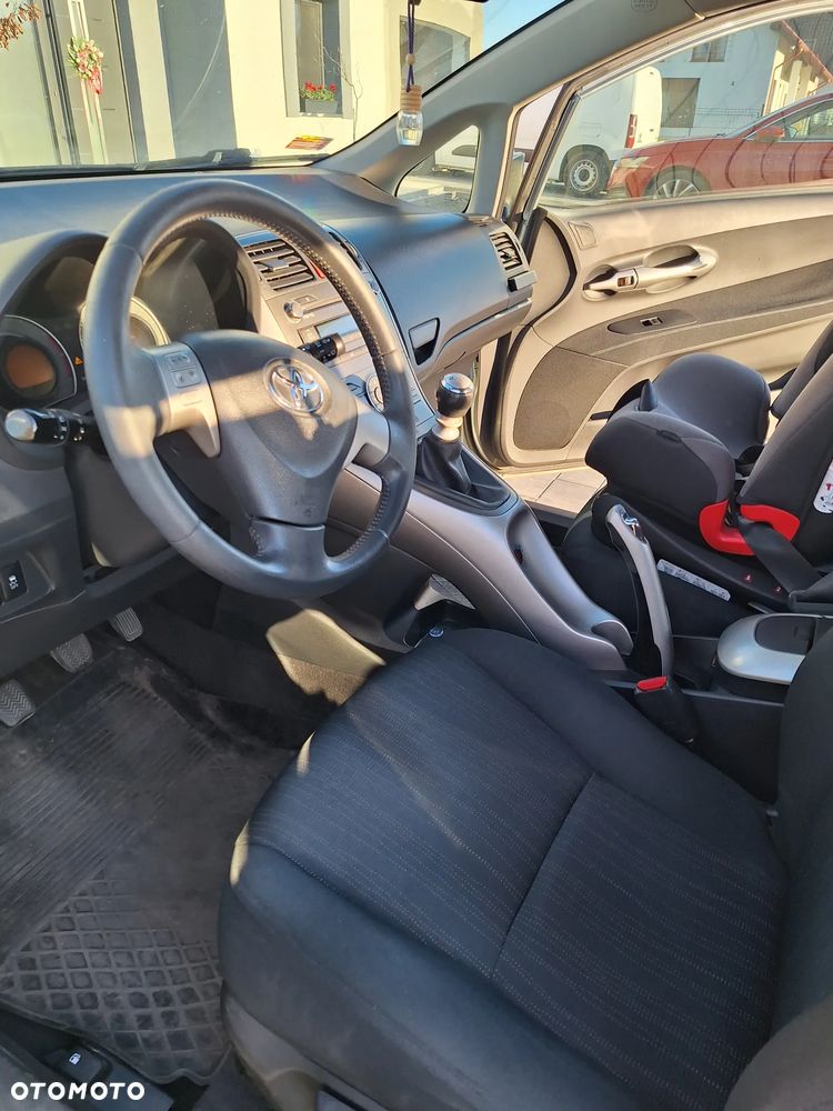 Toyota Auris 1.33 VVT-i - 14