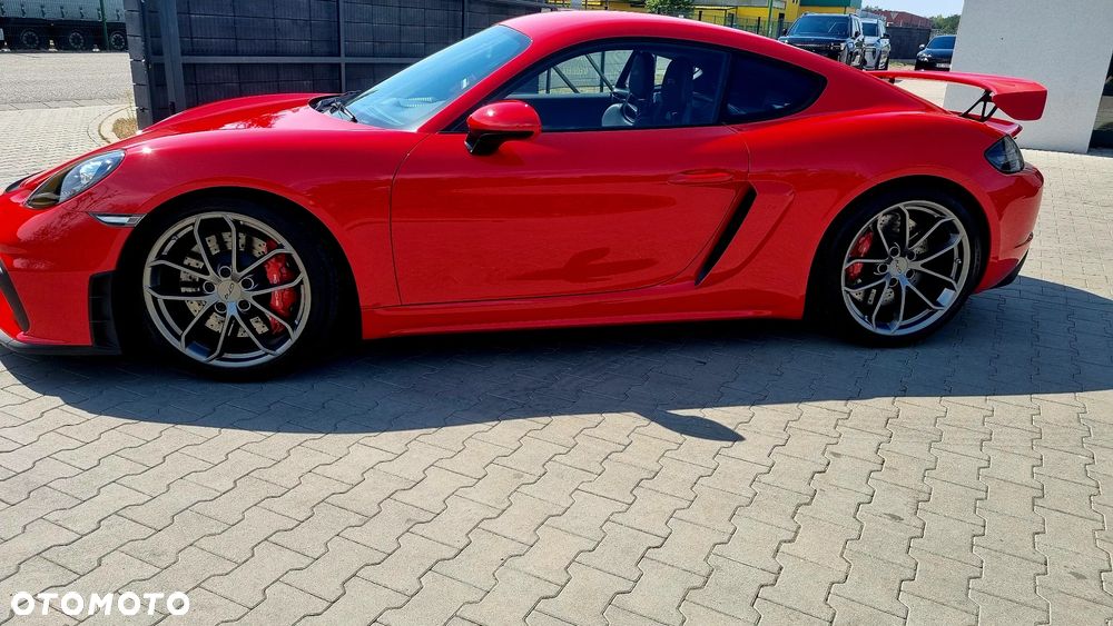 Porsche 718 Cayman GPF GT4 - 6