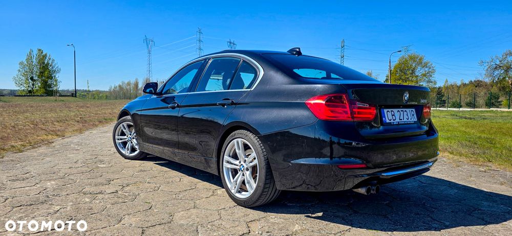 BMW Seria 3 328i Luxury Line - 25