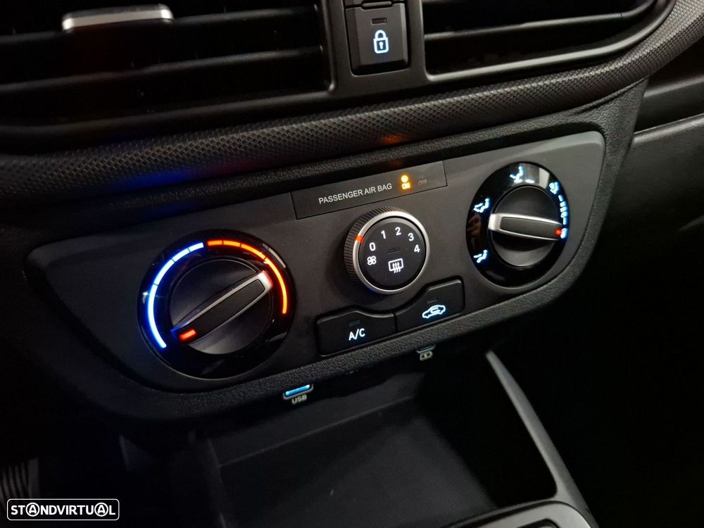 Hyundai i10 1.0 Comfort AMT - 19