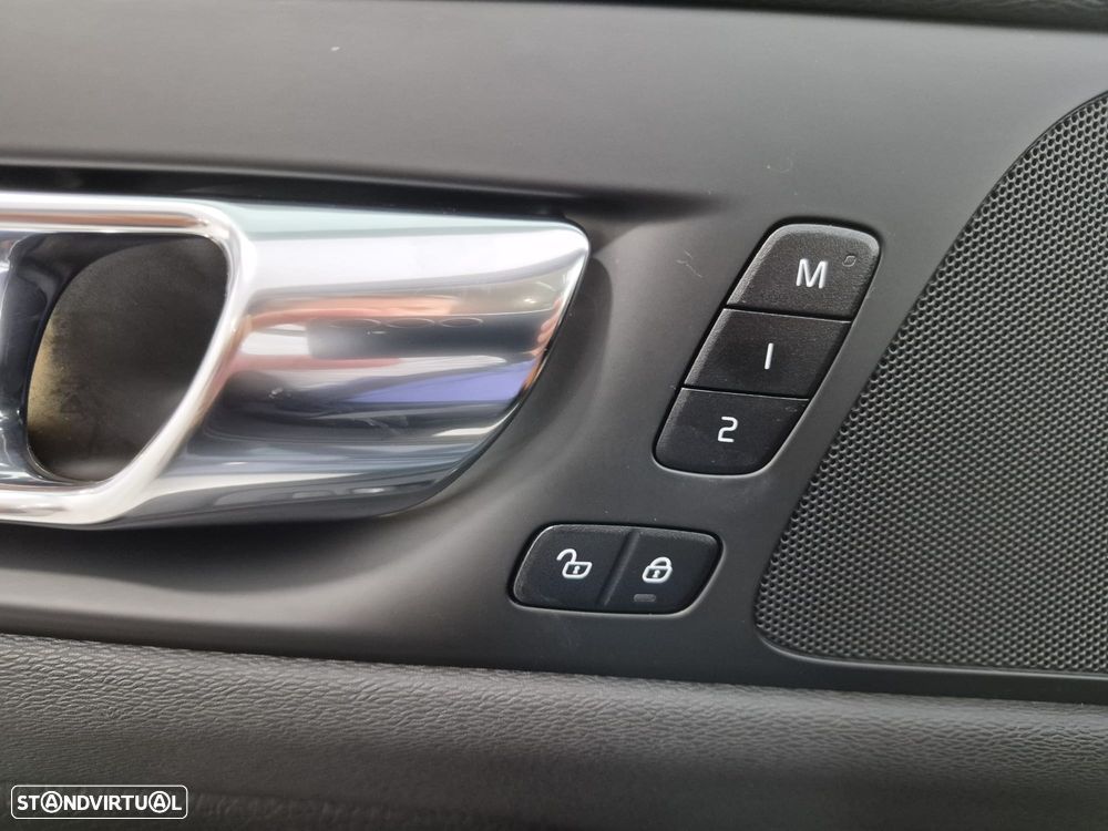 Volvo V60 2.0 B4 Inscription Geartronic - 24