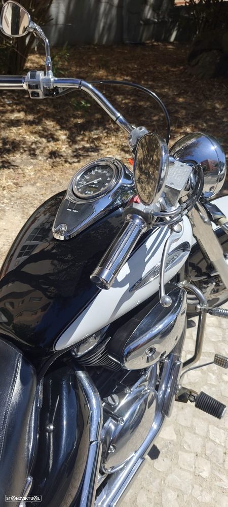 Suzuki Intruder VL 800 - 20