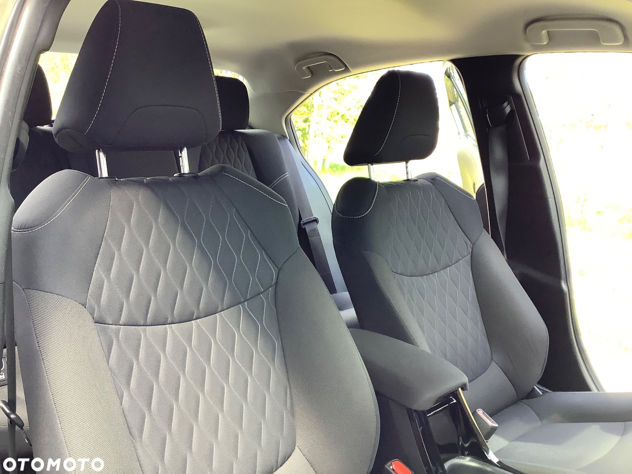 Toyota Corolla 1.8 Hybrid Comfort - 13