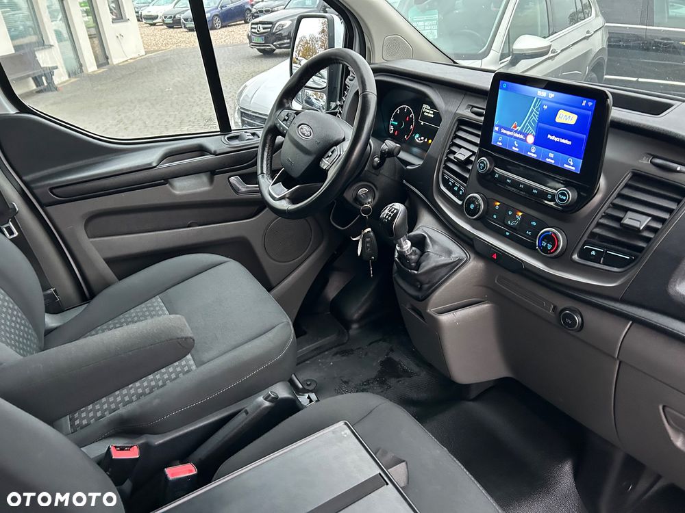 Ford Transit Custom 300 L2H1 Limited (bryg.) - 23