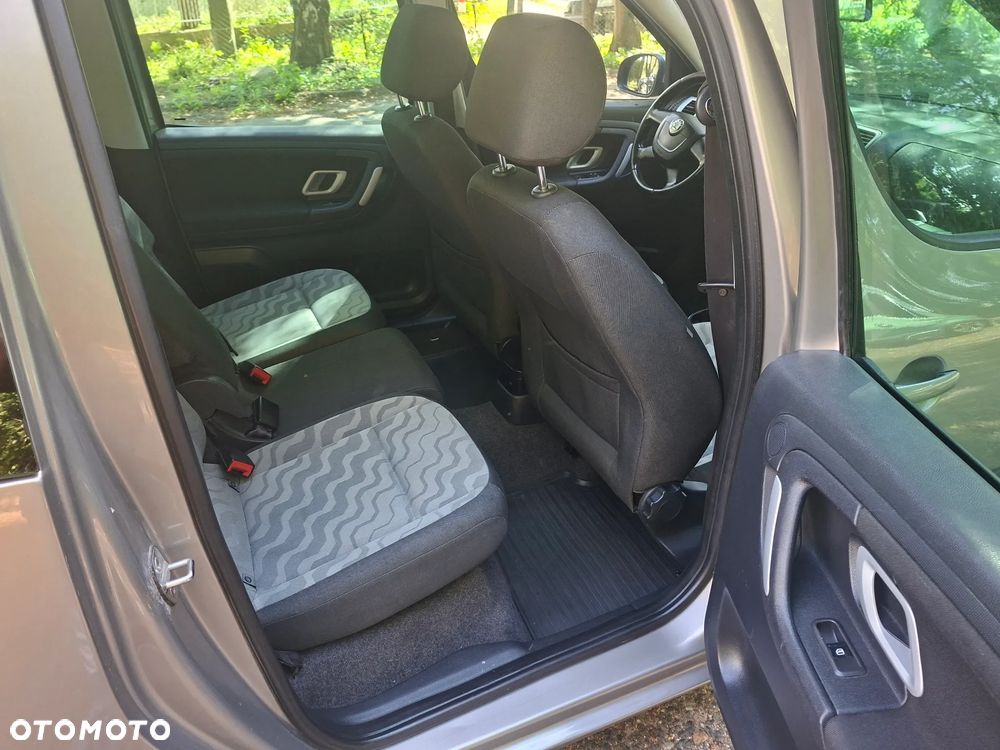 Skoda Roomster 1.6 16V - 11
