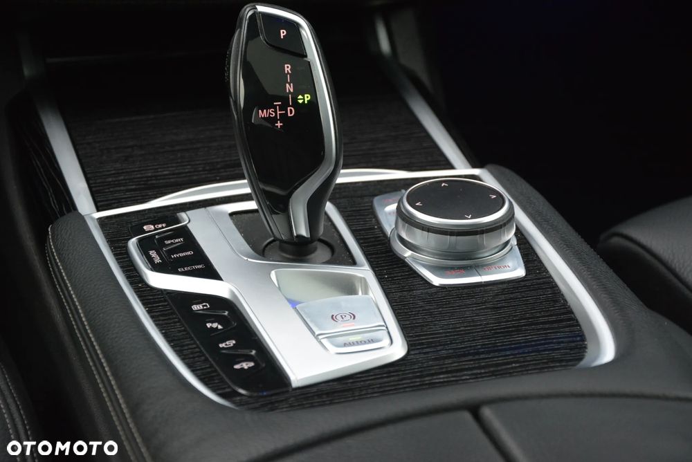BMW Seria 7 - 27