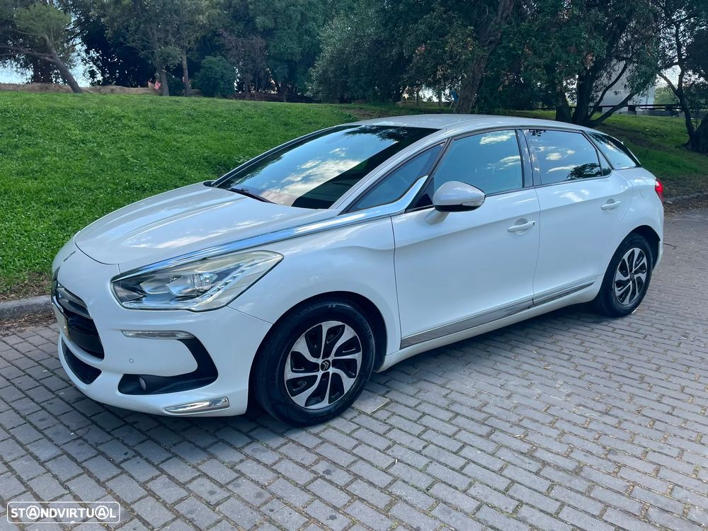 Citroën DS5 e-HDi 110 EGS6 SoChic - 1