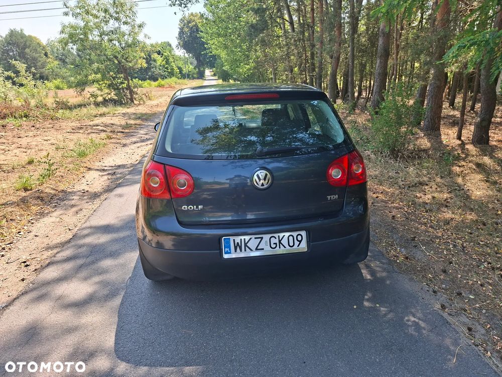 Volkswagen Golf - 5