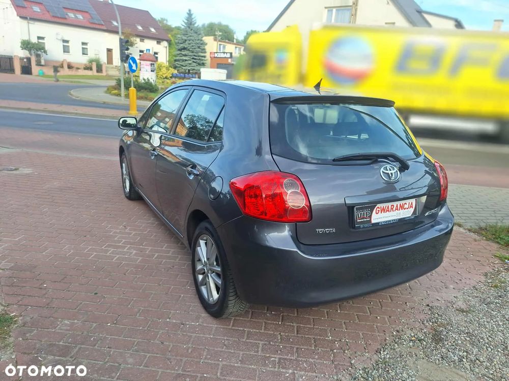 Toyota Auris 1.6 2010 - 8