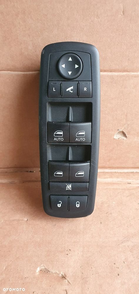 Panel szyb przełącznik lusterek Jeep Grand Cherokee WK2 68030826AC - 1