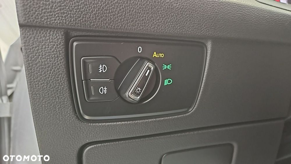 Volkswagen Passat Variant 2.0 TDI Elegance DSG - 18