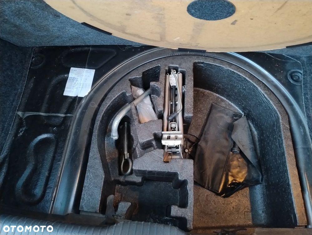 Volkswagen Polo 1.6 Trendline - 24