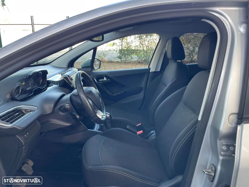 Peugeot 208 1.2 PureTech Style - 8