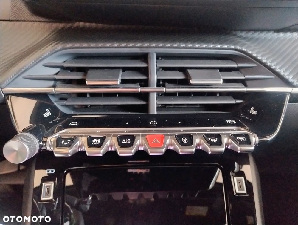 Peugeot 2008 PureTech 100 Allure S&S BVM6 - 14