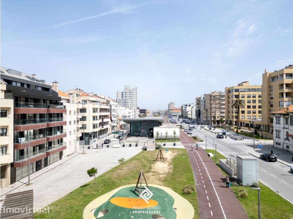 Espetacular T2 novo em frente à Estação de Comboios de Espinho e a ... - Grande imagem: 4/16