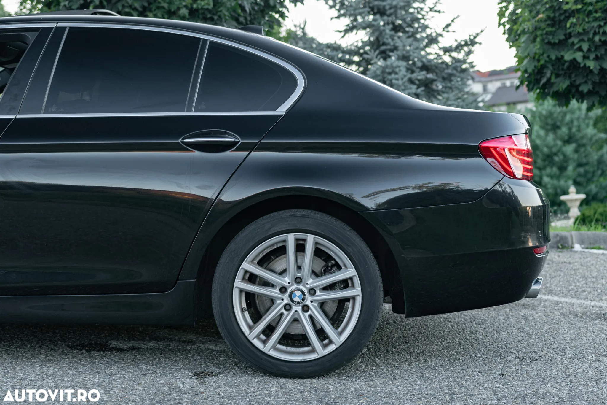 BMW Seria 5 520d xDrive - 27